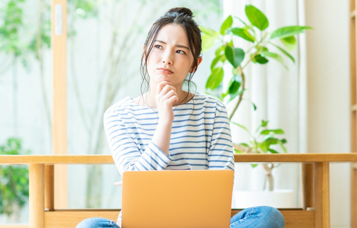 エコ・クリーンプロジェクト|女性が不用品回収で悩んでいる画像